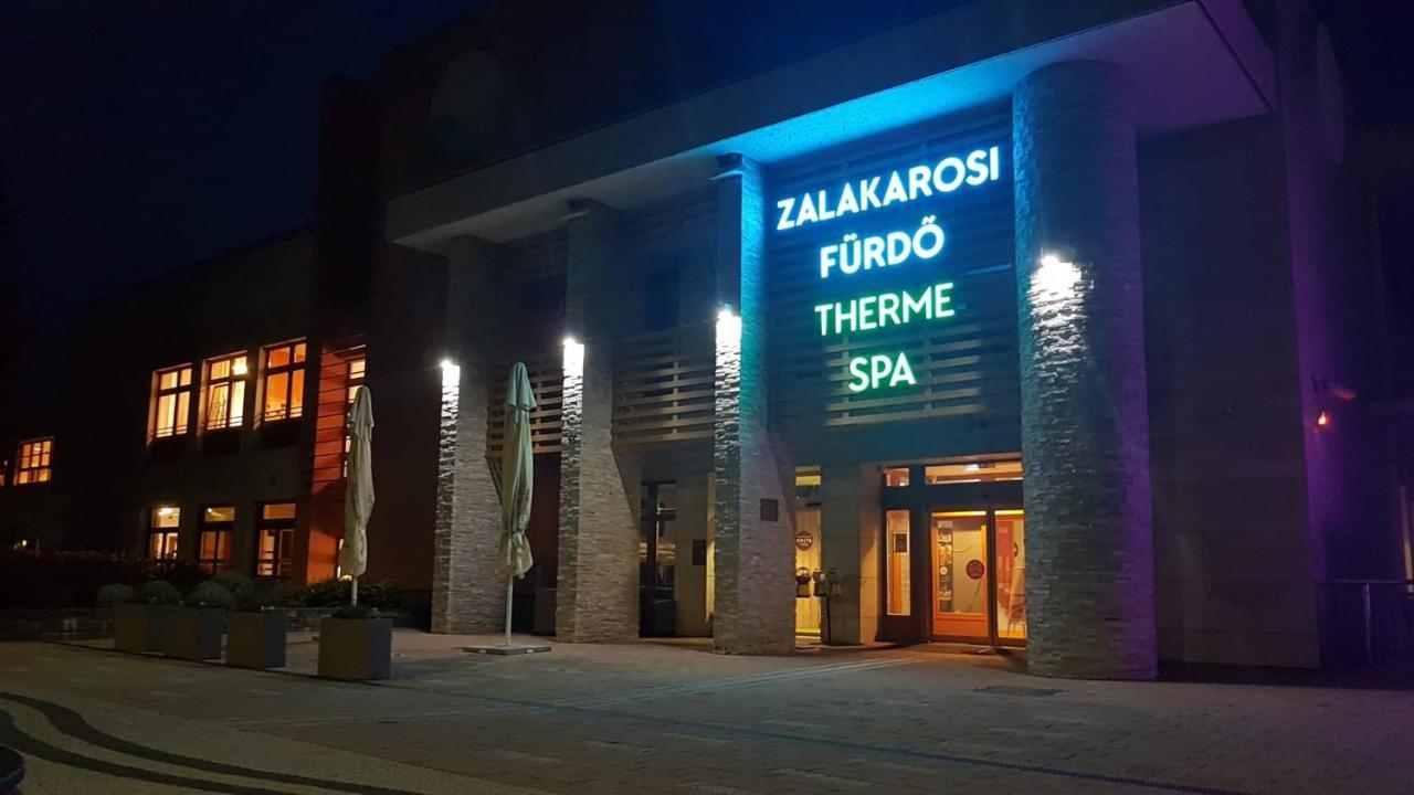 Family Panzio Zalakaros Bed & Breakfast Bagian luar foto