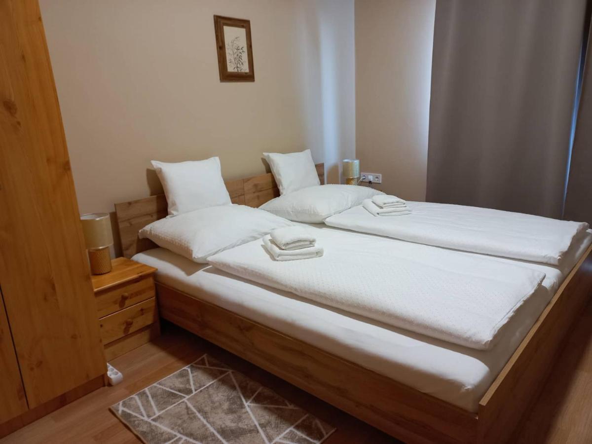 Family Panzio Zalakaros Bed & Breakfast Bagian luar foto