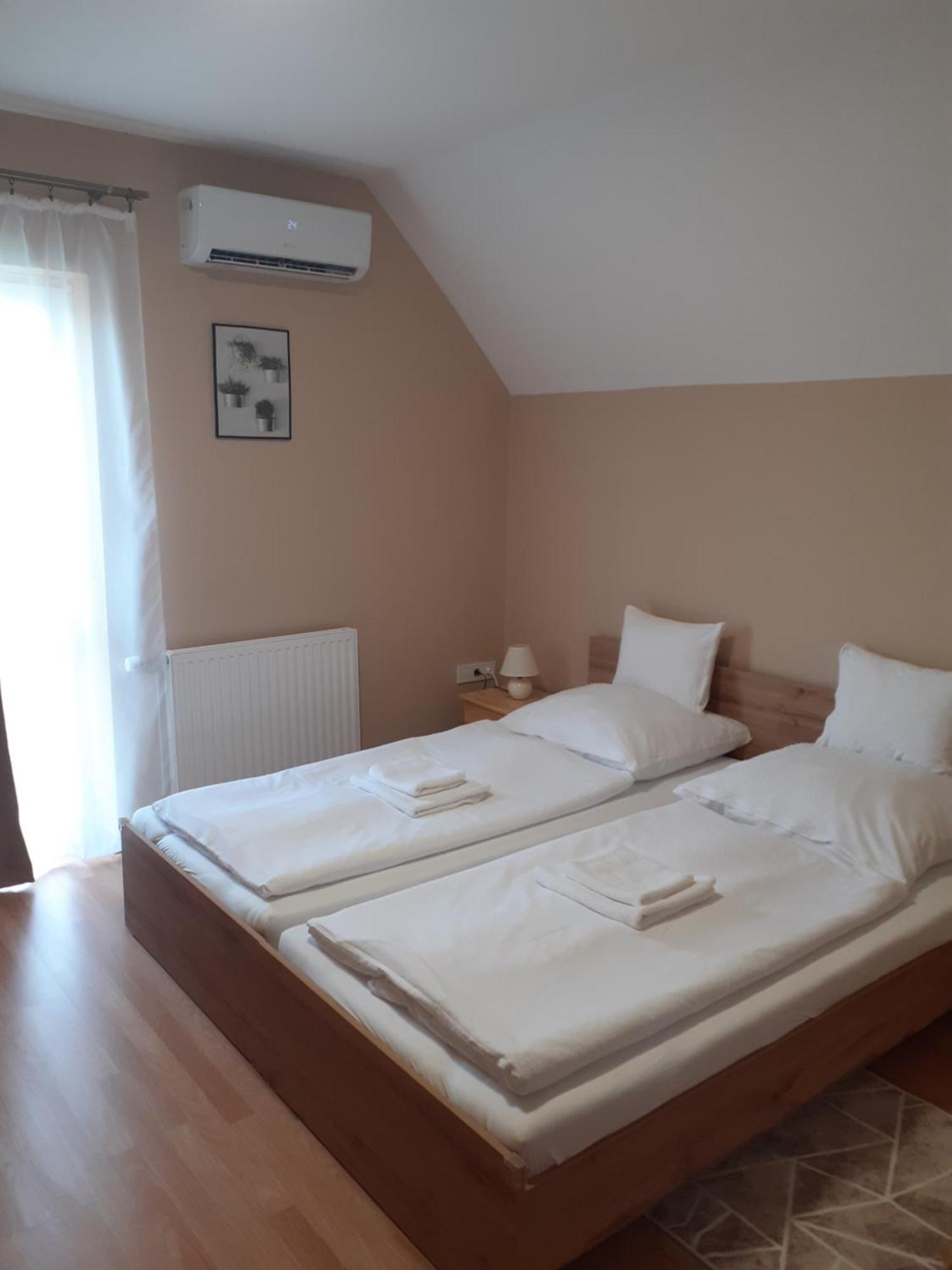 Family Panzio Zalakaros Bed & Breakfast Bagian luar foto